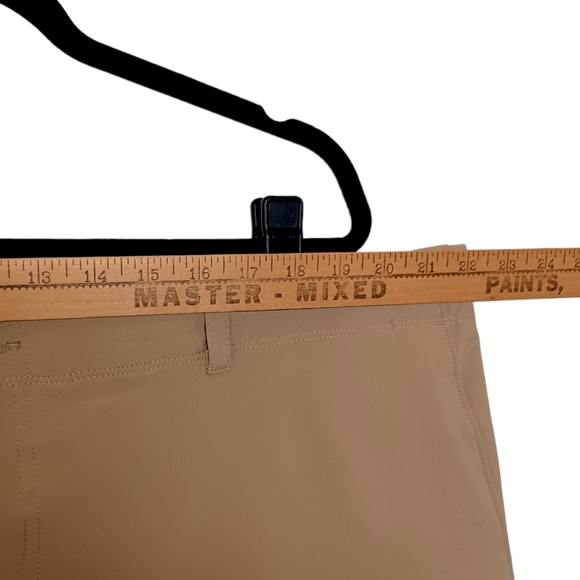 BEN HOGAN PERFORMANCE Tan Brown Stretch Moisture Wicking Fabric Shorts 46 NWT - Picture 7 of 9